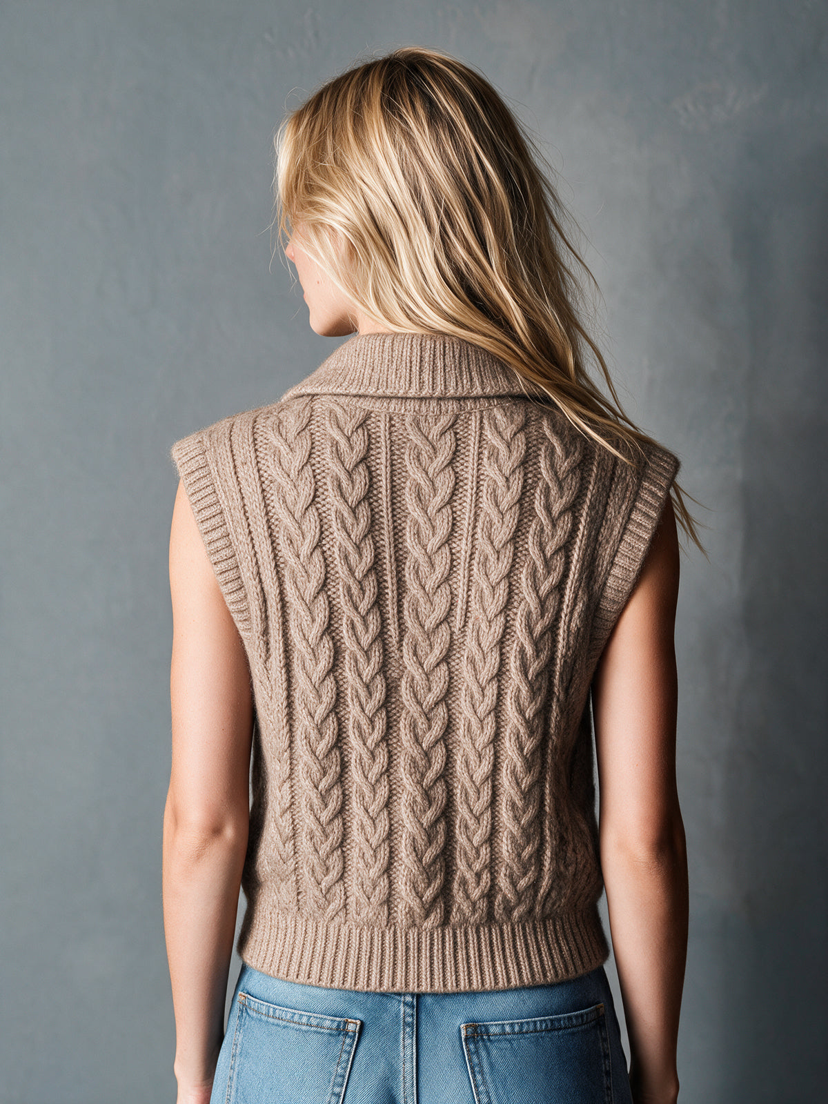 LAVINIA | NOTCHED CABLE VEST